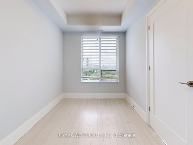 1427 - 120 Harrison Garden Blvd