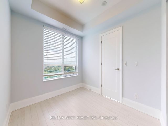 1427 - 120 Harrison Garden Blvd
