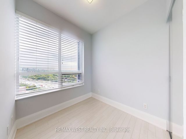 1427 - 120 Harrison Garden Blvd