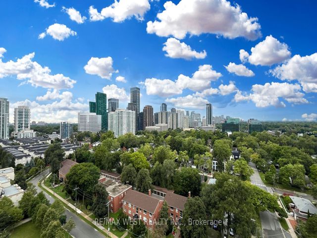 1427 - 120 Harrison Garden Blvd