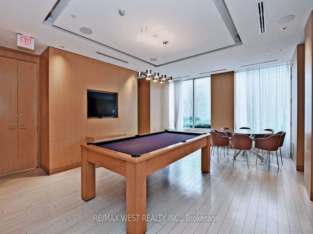 1427 - 120 Harrison Garden Blvd