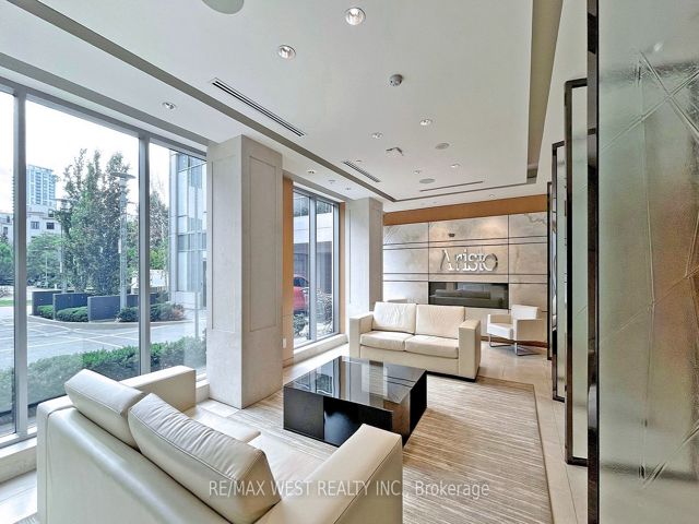 1427 - 120 Harrison Garden Blvd