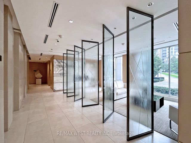 1427 - 120 Harrison Garden Blvd