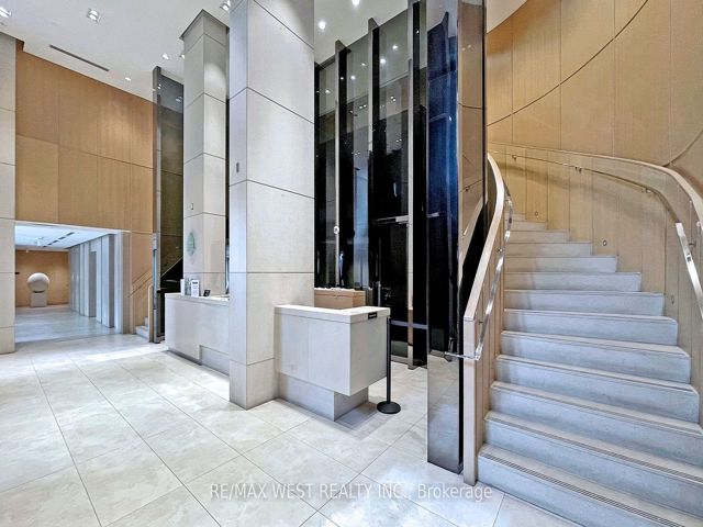 1427 - 120 Harrison Garden Blvd