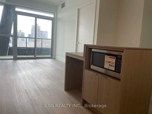 515 - 625 Sheppard Ave E