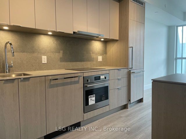 515 - 625 Sheppard Ave E