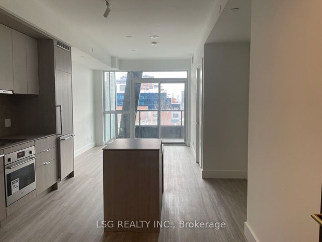 515 - 625 Sheppard Ave E