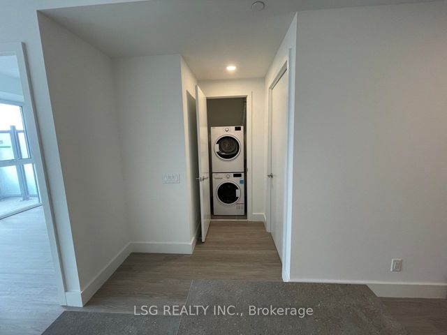 515 - 625 Sheppard Ave E