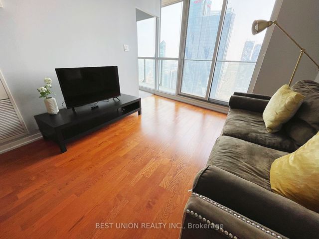 4909 - 65 Bremner Blvd