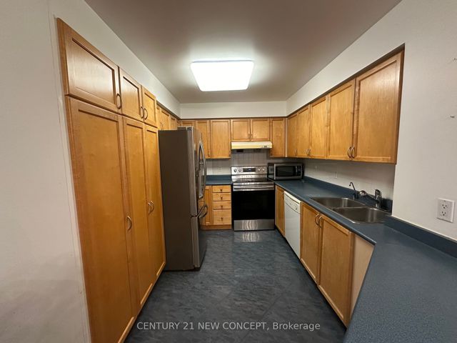 1212 - 8 Hillcrest Ave