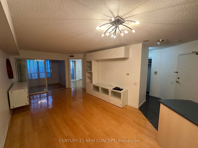 1212 - 8 Hillcrest Ave