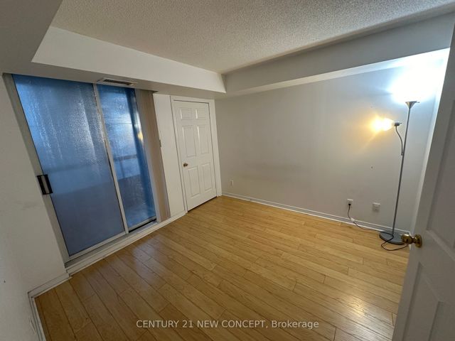 1212 - 8 Hillcrest Ave