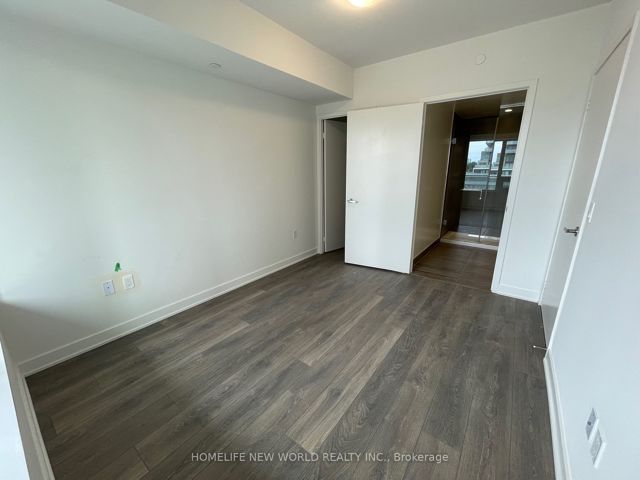 709 - 195 Redpth Ave