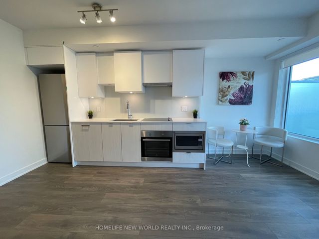 709 - 195 Redpth Ave