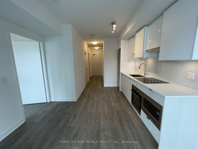 709 - 195 Redpth Ave