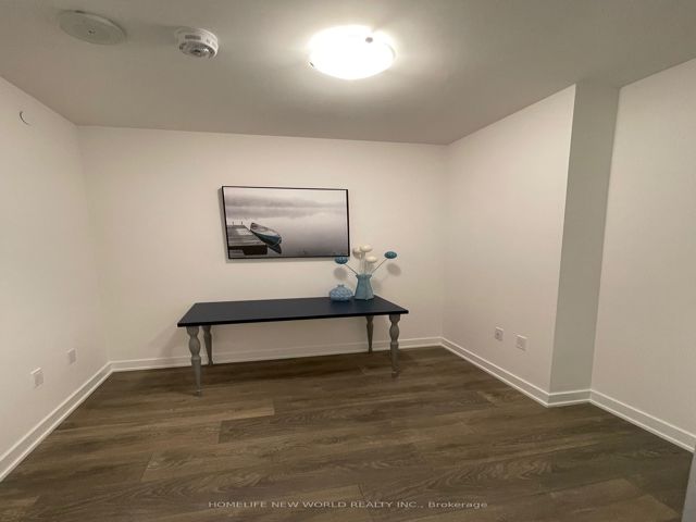 709 - 195 Redpth Ave
