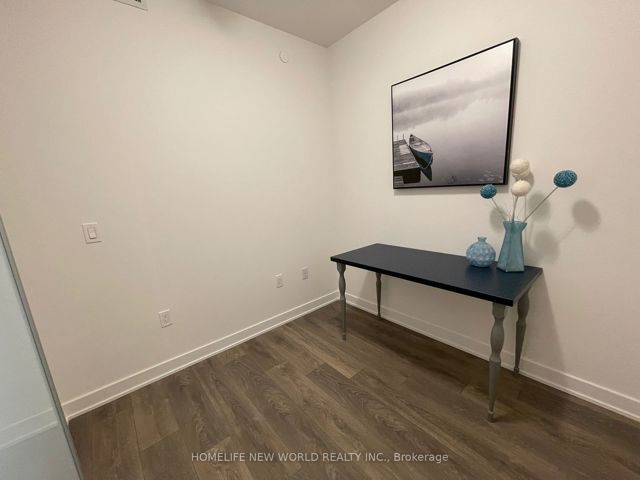 709 - 195 Redpth Ave