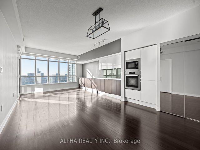 1001 - 151 Dan Leckie Way