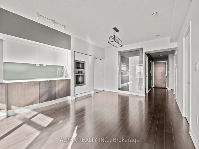 1001 - 151 Dan Leckie Way