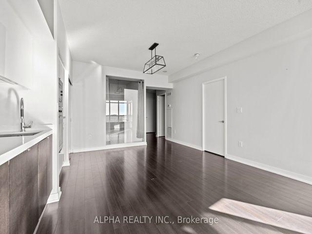 1001 - 151 Dan Leckie Way