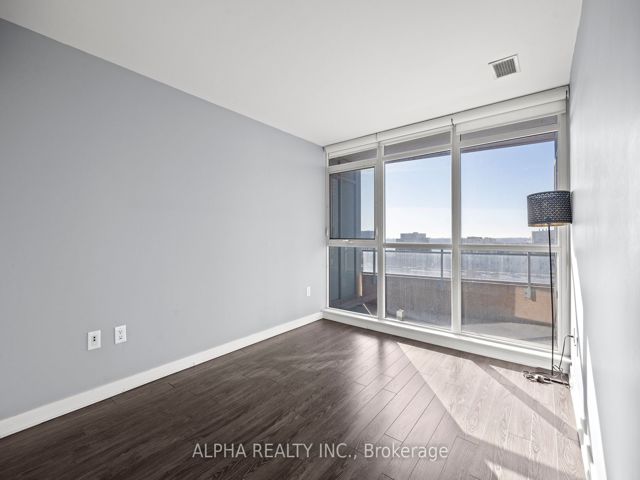 1001 - 151 Dan Leckie Way