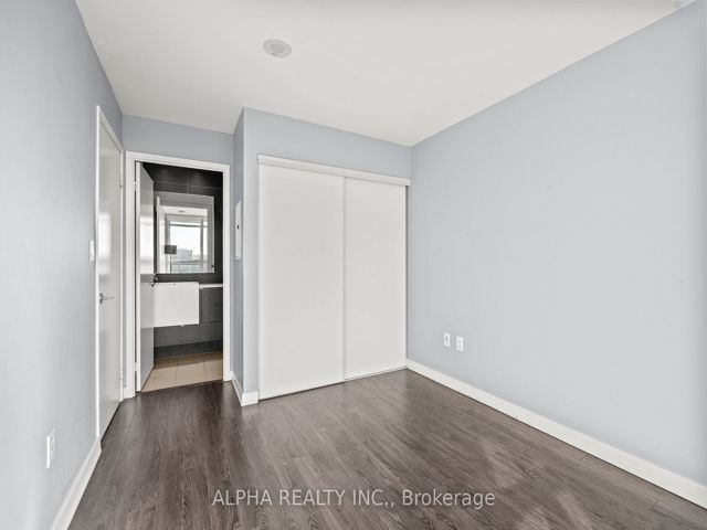 1001 - 151 Dan Leckie Way