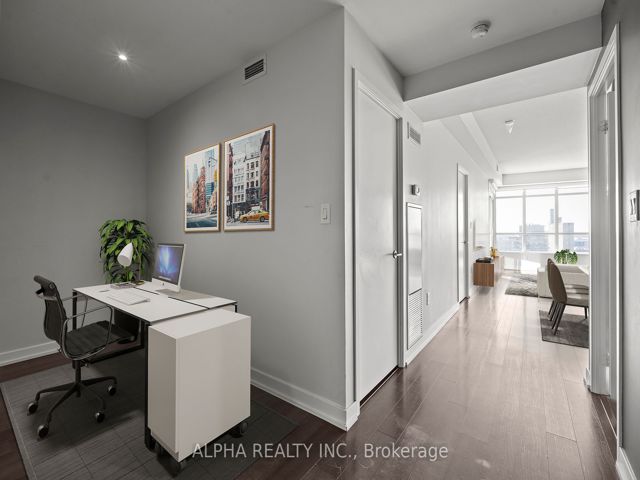 1001 - 151 Dan Leckie Way