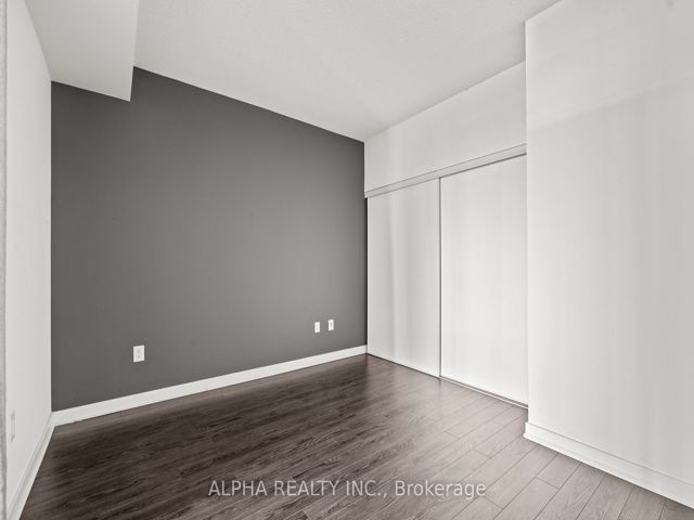 1001 - 151 Dan Leckie Way