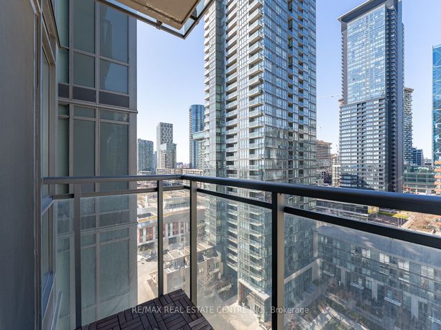1705 - 11 Brunel Crt