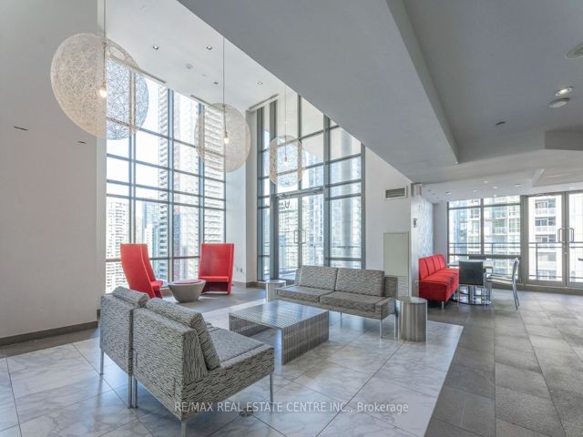 1705 - 11 Brunel Crt