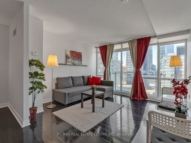 1705 - 11 Brunel Crt