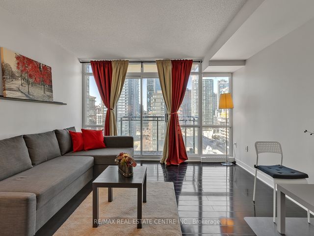 1705 - 11 Brunel Crt