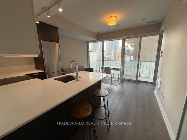 1205 - 42 Charles St E