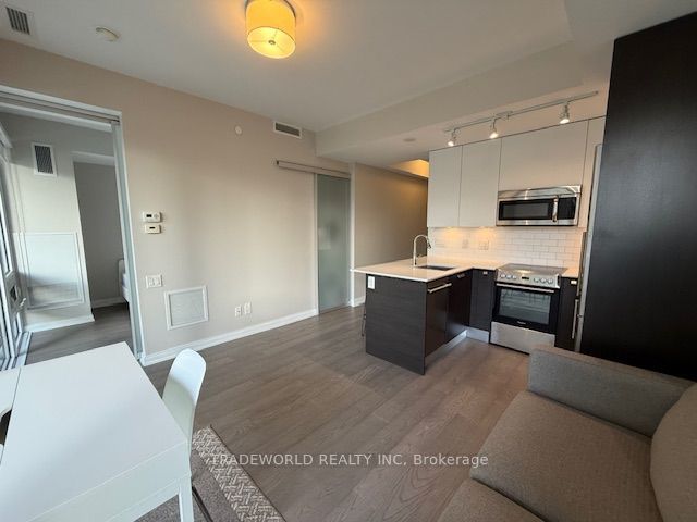 1205 - 42 Charles St E
