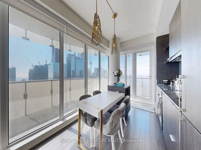 4409 - 197 Yonge St