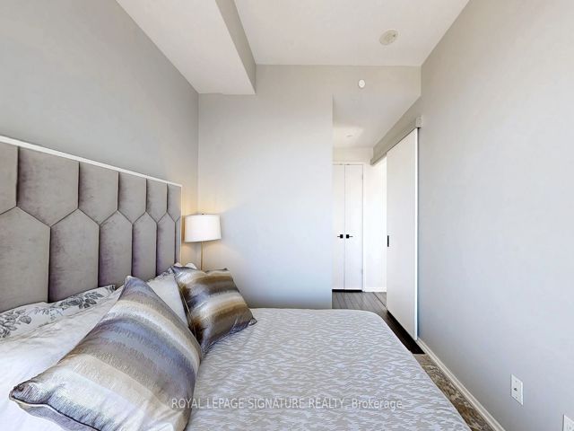 4409 - 197 Yonge St