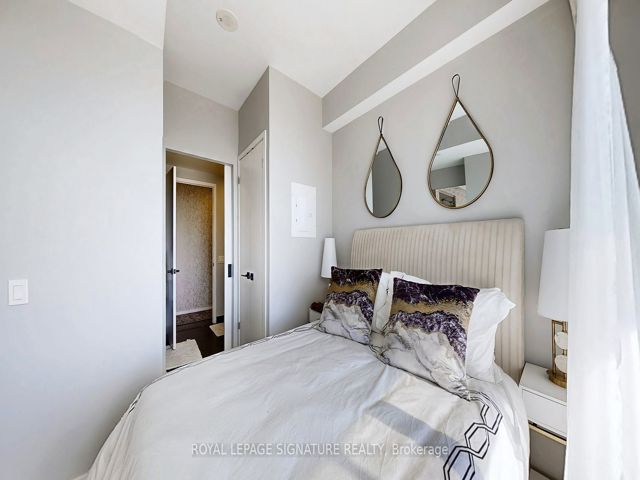 4409 - 197 Yonge St