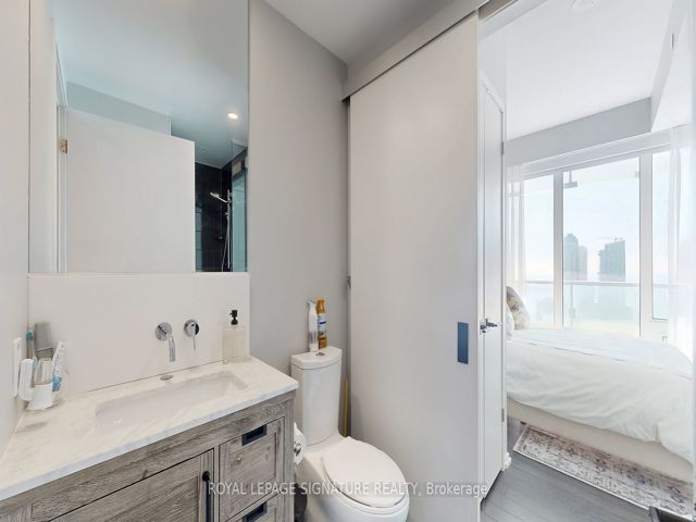 4409 - 197 Yonge St