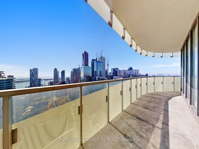 4409 - 197 Yonge St