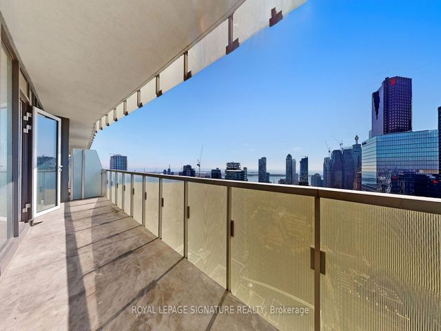 4409 - 197 Yonge St