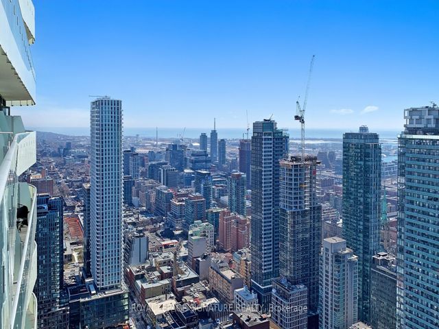 4409 - 197 Yonge St