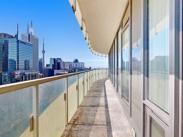 4409 - 197 Yonge St