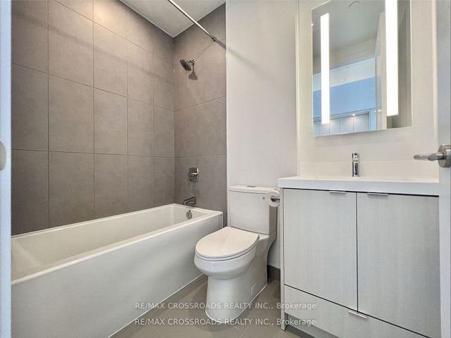 2638 - 20 Inn On The Park Dr