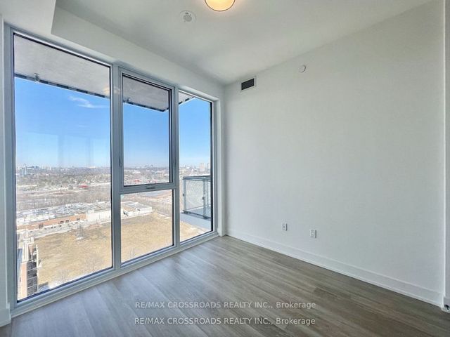 2638 - 20 Inn On The Park Dr