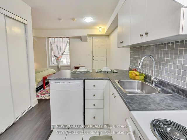 151 - 415 Jarvis St