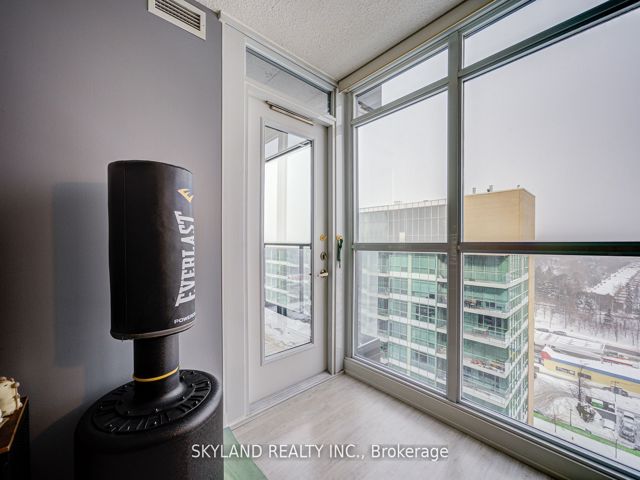 1618 - 19 Singer Crt