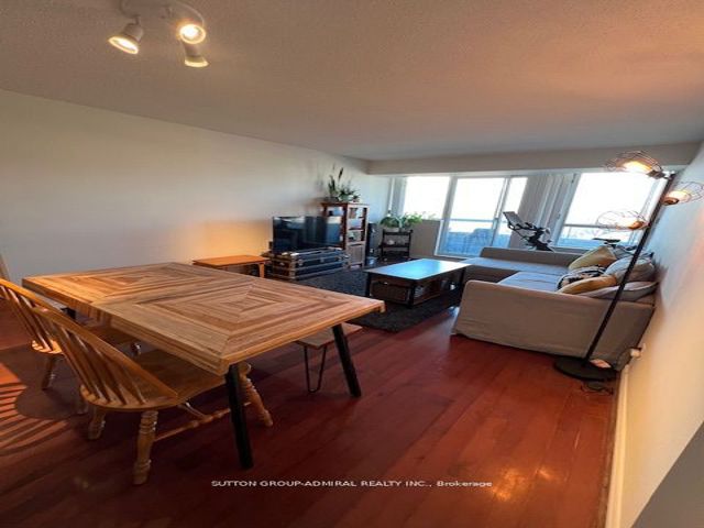 602 - 2 Covington Rd E