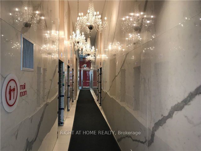 2309 - 185 Roehampton Ave