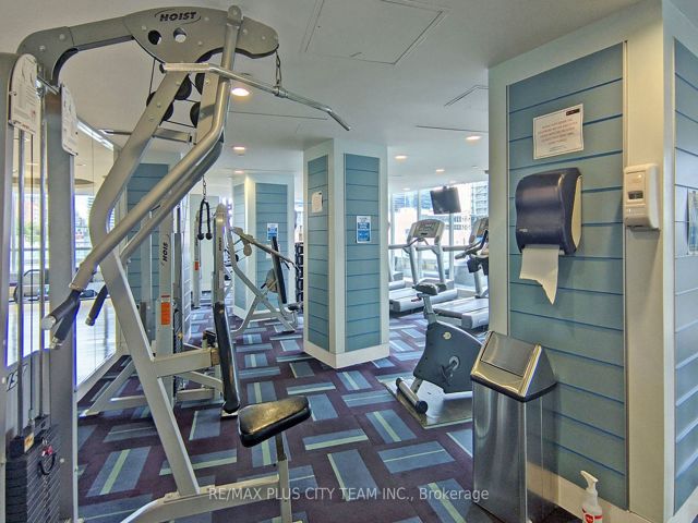 805 - 18 Yonge St
