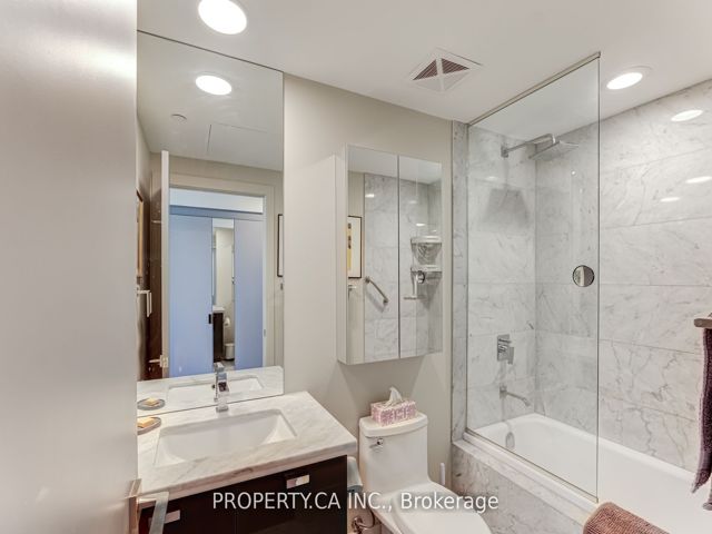 1708 - 32 Davenport Rd